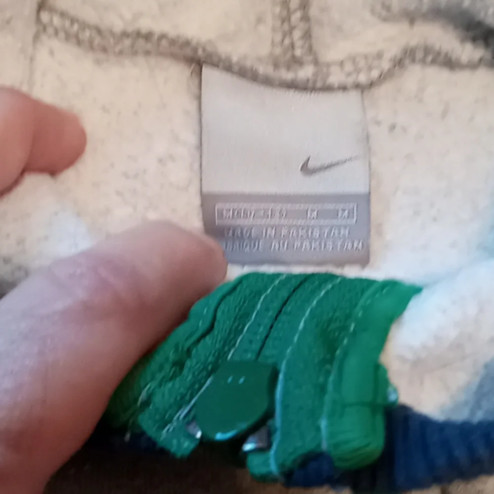 Nike 1/4 zip hoodie sweatshirt, navy & gray with green trim, Youth M (10/12)